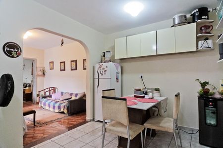 Casa à venda com 240m², 5 quartos e 3 vagas Casa à venda com 240m², 5 quartos e 3 vagasCasa 2 - Cozinha