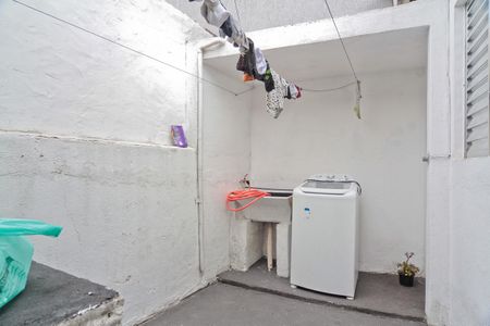 Casa à venda com 240m², 5 quartos e 3 vagas Casa à venda com 240m², 5 quartos e 3 vagasCasa 1 - Área de Serviço