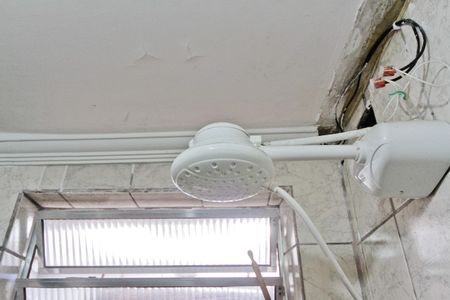 Casa à venda com 240m², 5 quartos e 3 vagas Casa à venda com 240m², 5 quartos e 3 vagasCasa 2 - Banheiro da Suíte