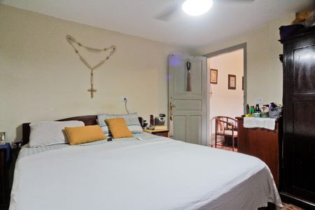 Casa à venda com 240m², 5 quartos e 3 vagas Casa à venda com 240m², 5 quartos e 3 vagasCasa 2 - Suíte