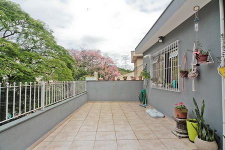 Casa à venda com 240m², 5 quartos e 3 vagas Casa à venda com 240m², 5 quartos e 3 vagasCasa 2 - Área externa