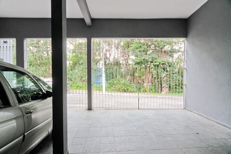 Casa à venda com 240m², 5 quartos e 3 vagas Casa à venda com 240m², 5 quartos e 3 vagasGaragem