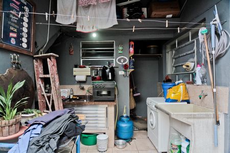 Casa à venda com 240m², 5 quartos e 3 vagas Casa à venda com 240m², 5 quartos e 3 vagasCasa 2 - Área de Serviço