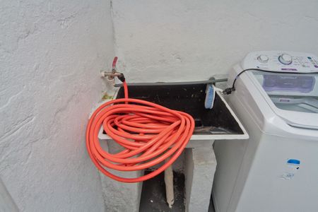 Casa à venda com 240m², 5 quartos e 3 vagas Casa à venda com 240m², 5 quartos e 3 vagasCasa 1 - Área de Serviço