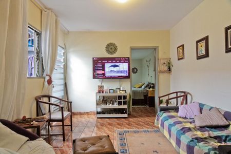 Casa à venda com 240m², 5 quartos e 3 vagas Casa à venda com 240m², 5 quartos e 3 vagasCasa 2 - Sala