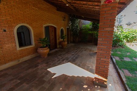 Casa à venda com 100m², 2 quartos e 2 vagas Casa à venda com 100m², 2 quartos e 2 vagasÁrea Externa