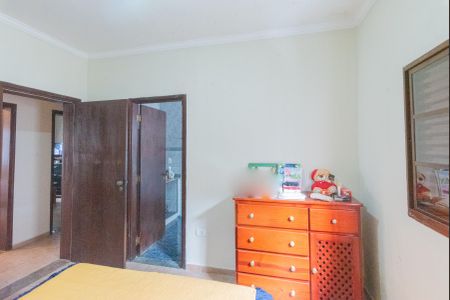 Casa à venda com 240m², 3 quartos e 4 vagasSuíte