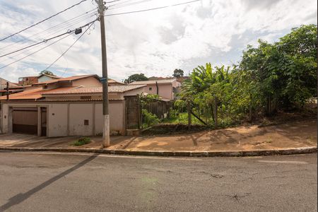 Casa à venda com 240m², 3 quartos e 4 vagasFachada