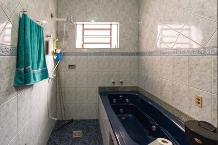 Casa à venda com 240m², 3 quartos e 4 vagasBanheiro da Suíte