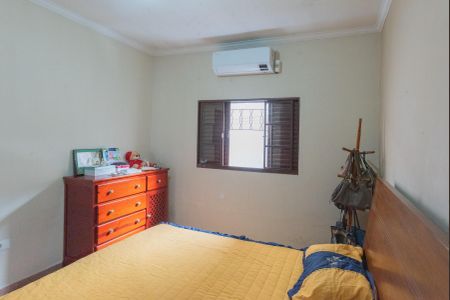 Casa à venda com 240m², 3 quartos e 4 vagasSuíte