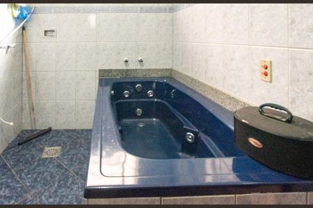 Casa à venda com 240m², 3 quartos e 4 vagasBanheiro da Suíte