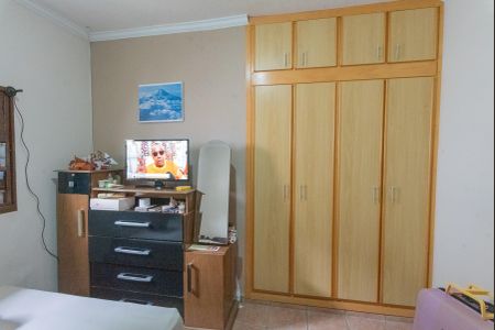 Casa à venda com 240m², 3 quartos e 4 vagasQuarto 2