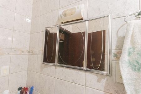 Casa à venda com 240m², 3 quartos e 4 vagasBanheiro