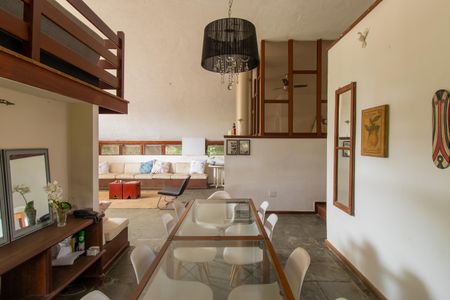 Casa para alugar com 800m², 4 quartos e 3 vagas Casa para alugar com 800m², 4 quartos e 3 vagasSala