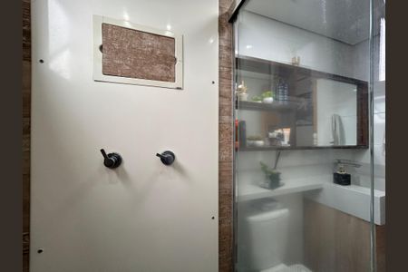 Apartamento à venda com 65m², 2 quartos e 1 vaga Apartamento à venda com 65m², 2 quartos e 1 vagaBanheiro da Suíte