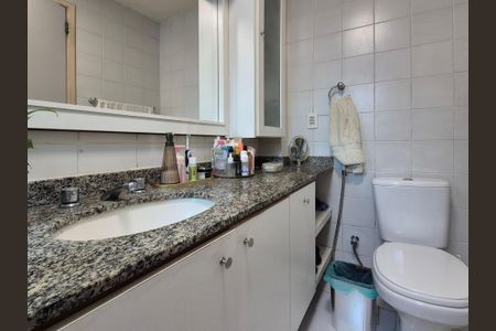 Apartamento à venda com 89m², 3 quartos e 1 vaga Apartamento à venda com 89m², 3 quartos e 1 vagaBanheiro da Suíte 2