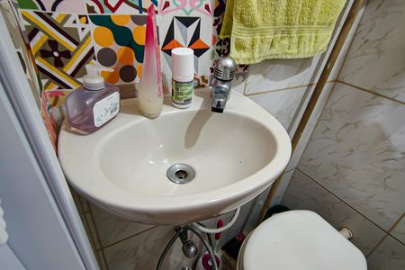 Casa à venda com 60m², 2 quartos e sem vagaBanheiro da Suíte