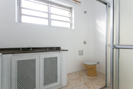 Casa à venda com 440m², 3 quartos e 5 vagasBanheiro 1