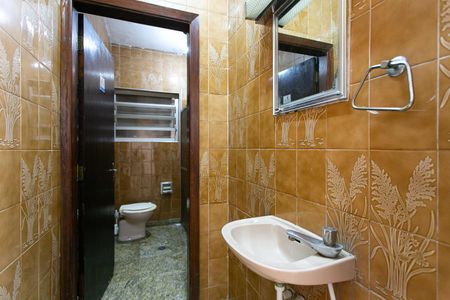 Casa à venda com 440m², 3 quartos e 5 vagasBanheiro 2