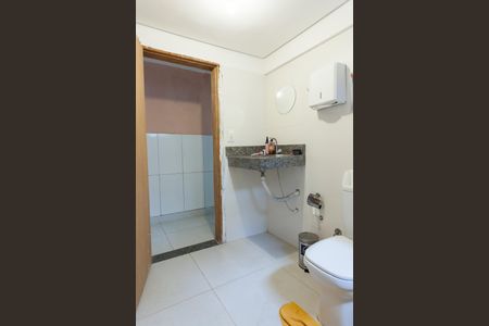 Casa à venda com 170m², 5 quartos e 3 vagas Casa à venda com 170m², 5 quartos e 3 vagasBanheiro Social