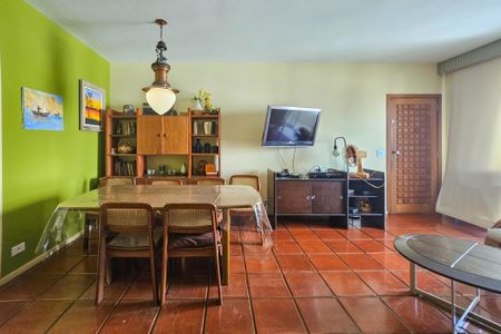 Apartamento para alugar com 111m², 4 quartos e 2 vagasSala