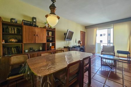 Apartamento para alugar com 111m², 4 quartos e 2 vagasSala