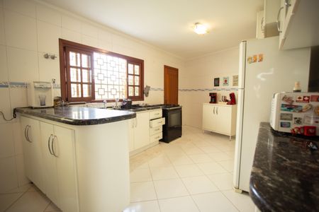 Casa à venda com 201m², 3 quartos e 6 vagas Casa à venda com 201m², 3 quartos e 6 vagasCozinha