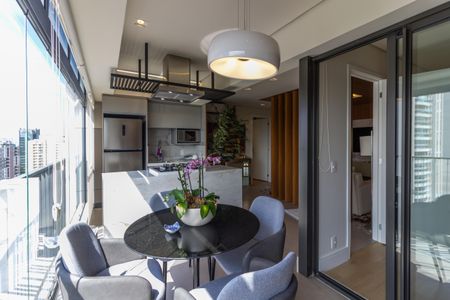 Studio à venda com 69m², 2 quartos e 1 vaga Studio à venda com 69m², 2 quartos e 1 vagaCozinha/Varanda