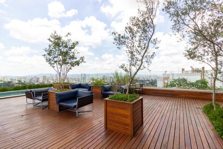 Studio à venda com 69m², 2 quartos e 1 vaga Studio à venda com 69m², 2 quartos e 1 vagaÁrea comum - Piscina/Terraço