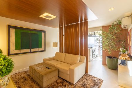 Studio à venda com 69m², 2 quartos e 1 vaga Studio à venda com 69m², 2 quartos e 1 vagaSala