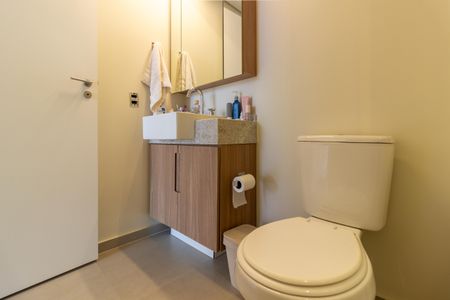 Studio à venda com 69m², 2 quartos e 1 vaga Studio à venda com 69m², 2 quartos e 1 vagaBanheiro da Suíte 1