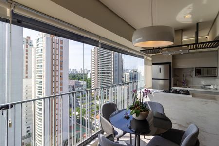 Studio à venda com 69m², 2 quartos e 1 vaga Studio à venda com 69m², 2 quartos e 1 vagaCozinha/Varanda