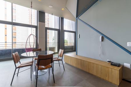 Studio à venda com 69m², 2 quartos e 1 vaga Studio à venda com 69m², 2 quartos e 1 vagaÁrea comum - Salão de festas 2