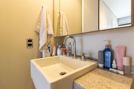 Studio à venda com 69m², 2 quartos e 1 vaga Studio à venda com 69m², 2 quartos e 1 vagaBanheiro da Suíte 1