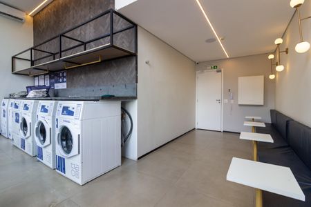 Studio à venda com 69m², 2 quartos e 1 vaga Studio à venda com 69m², 2 quartos e 1 vagaÁrea comum - Lavanderia