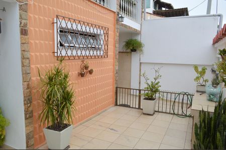 Casa de condomínio à venda com 600m², 3 quartos e 3 vagasQuintal