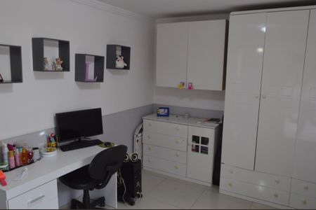 Casa de condomínio à venda com 600m², 3 quartos e 3 vagasQuarto 2