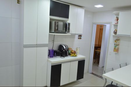 Casa de condomínio à venda com 600m², 3 quartos e 3 vagasCozinha