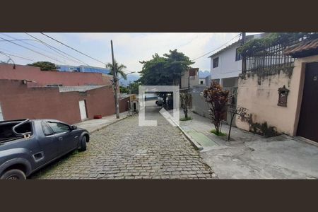 Casa de condomínio à venda com 600m², 3 quartos e 3 vagasPortaria