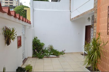 Casa de condomínio à venda com 600m², 3 quartos e 3 vagasQuintal