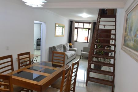 Casa de condomínio à venda com 600m², 3 quartos e 3 vagasSala 1