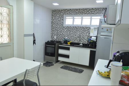 Casa de condomínio à venda com 600m², 3 quartos e 3 vagasCozinha