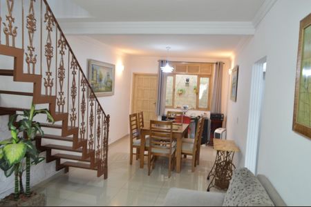 Casa de condomínio à venda com 600m², 3 quartos e 3 vagasSala 1