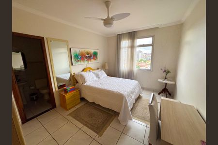 Apartamento à venda com 213m², 4 quartos e 4 vagasSuíte 2