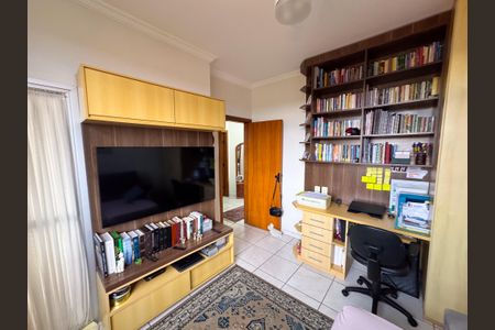 Apartamento à venda com 213m², 4 quartos e 4 vagasEscritório