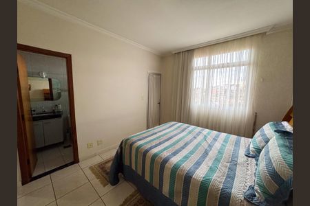 Apartamento à venda com 213m², 4 quartos e 4 vagasSuíte 1