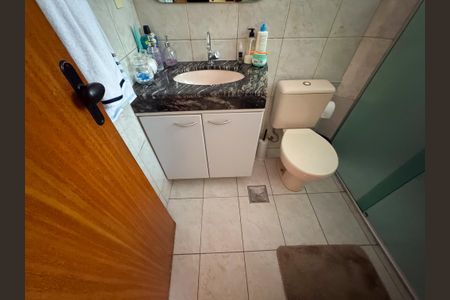 Apartamento à venda com 213m², 4 quartos e 4 vagasBanheiro da Suíte 1