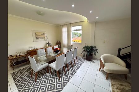 Apartamento à venda com 213m², 4 quartos e 4 vagasSala