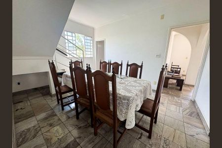 Casa à venda com 360m², 5 quartos e 4 vagasSala de Jantar