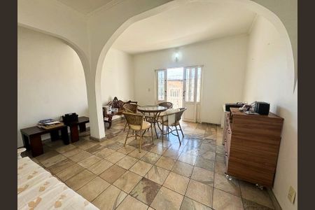 Casa à venda com 360m², 5 quartos e 4 vagasSala